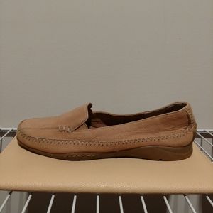 Aerosoles Women's Ivory Tree Leather Casual Shoe